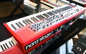 Nord Stage 2 HA76 met veel accessoires