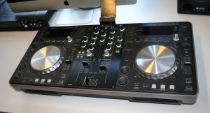 Pioneer XDJ-R1 met mooie bijbehorende bag - Afbeelding 3