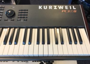 Kurzweil PC3K8 occasion model met Kurzweil KB88 softcase - Afbeelding 5
