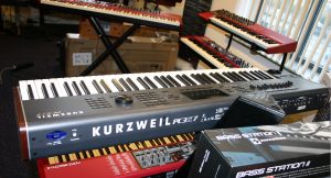 Kurzweil PC3K7 occasion met Kore 64 en mooie flightcase - Afbeelding 5