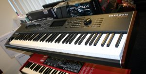 Kurzweil PC3K7 occasion met Kore 64 en mooie flightcase - Afbeelding 4
