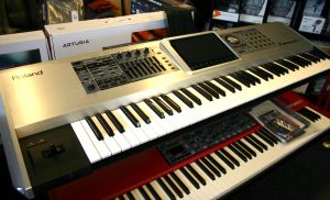Roland Fantom G7 met mooie flightcase - Afbeelding 4