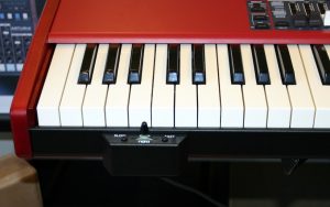 Nord Electro 6D 73 met half moon switch - Afbeelding 4