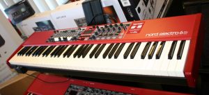 Nord Electro 6D 73 met half moon switch - Afbeelding 6