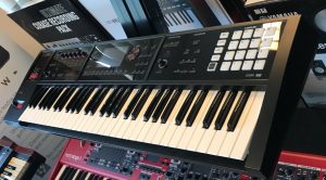 Roland FA-06 kort gebruikt in nieuwstaat - Afbeelding 2
