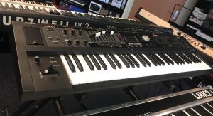 Roland VR09 in prima staat - Afbeelding 2