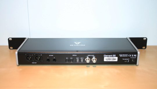 Apogee Element 88 kort gebruikt