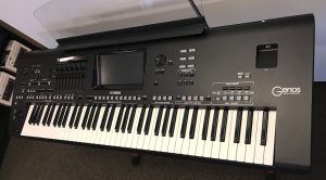 Yamaha Genos kort gebruikt met mooie draagtas - Afbeelding 2