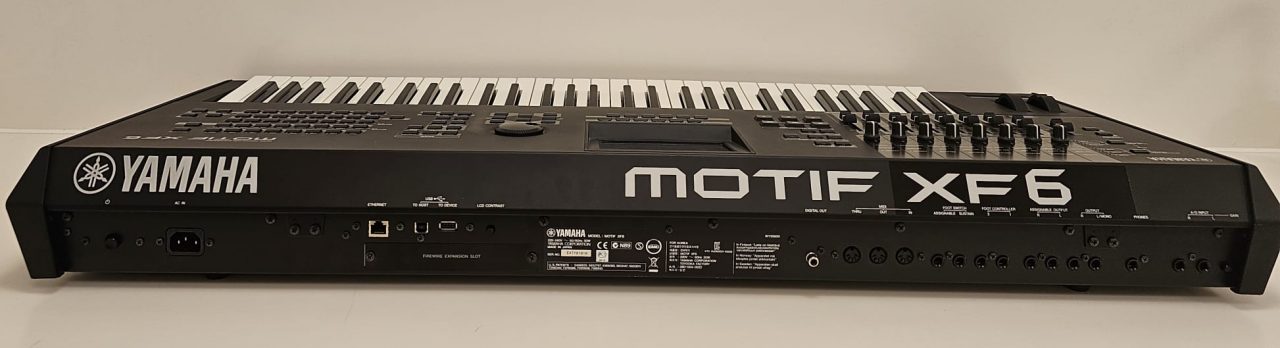 Yamaha Motif XF6 in perfecte staat met Gator case - Afbeelding 3