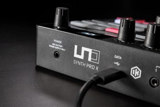 IK Multimedia UNO Synth X Pro