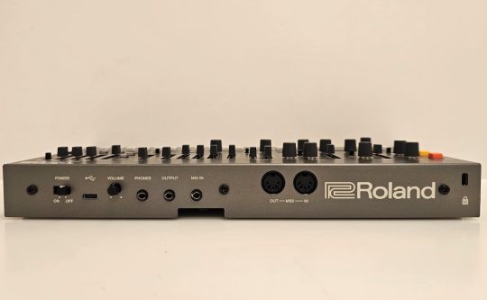 Roland JX08 ingeruild in originele verpakking