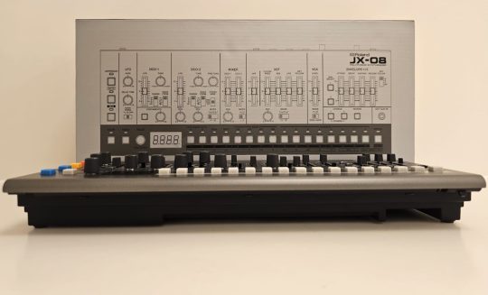 Roland JX08 ingeruild in originele verpakking