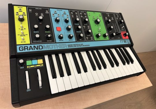 Moog Grandmother in nieuwstaat