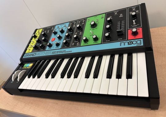 Moog Grandmother in nieuwstaat