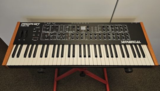Sequential Prophet REV2 16 voice - kort gebruikt